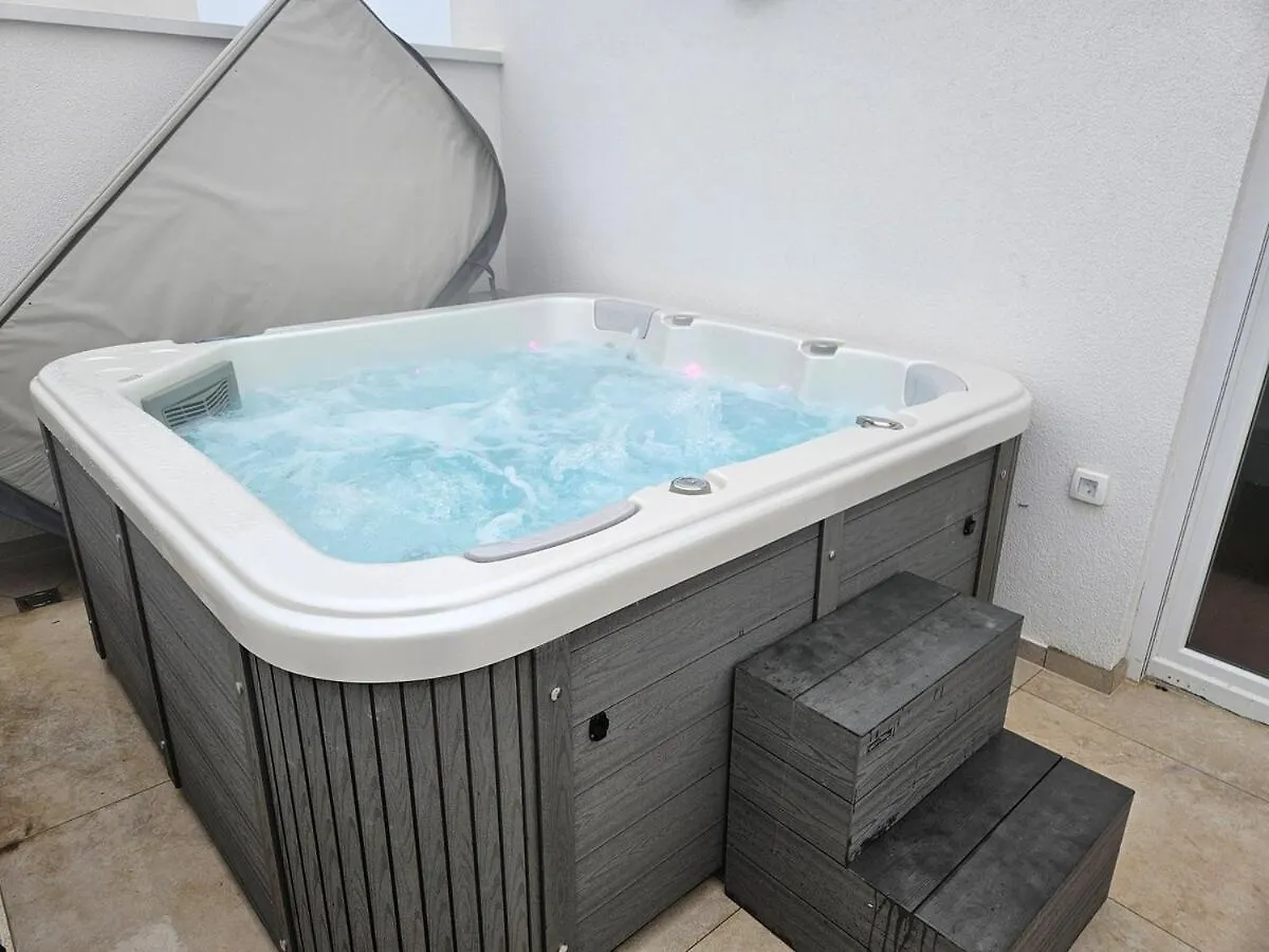 Villa Vista, Jacuzzi, Pool Privlaka  0*, Privlaka (Zadar) Croatia